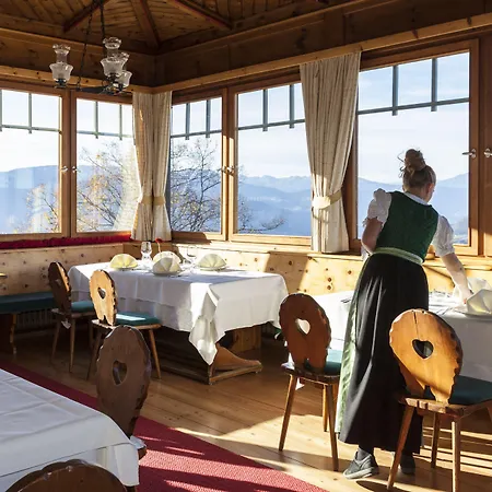 酒店 Kohlern 1130 M 3*